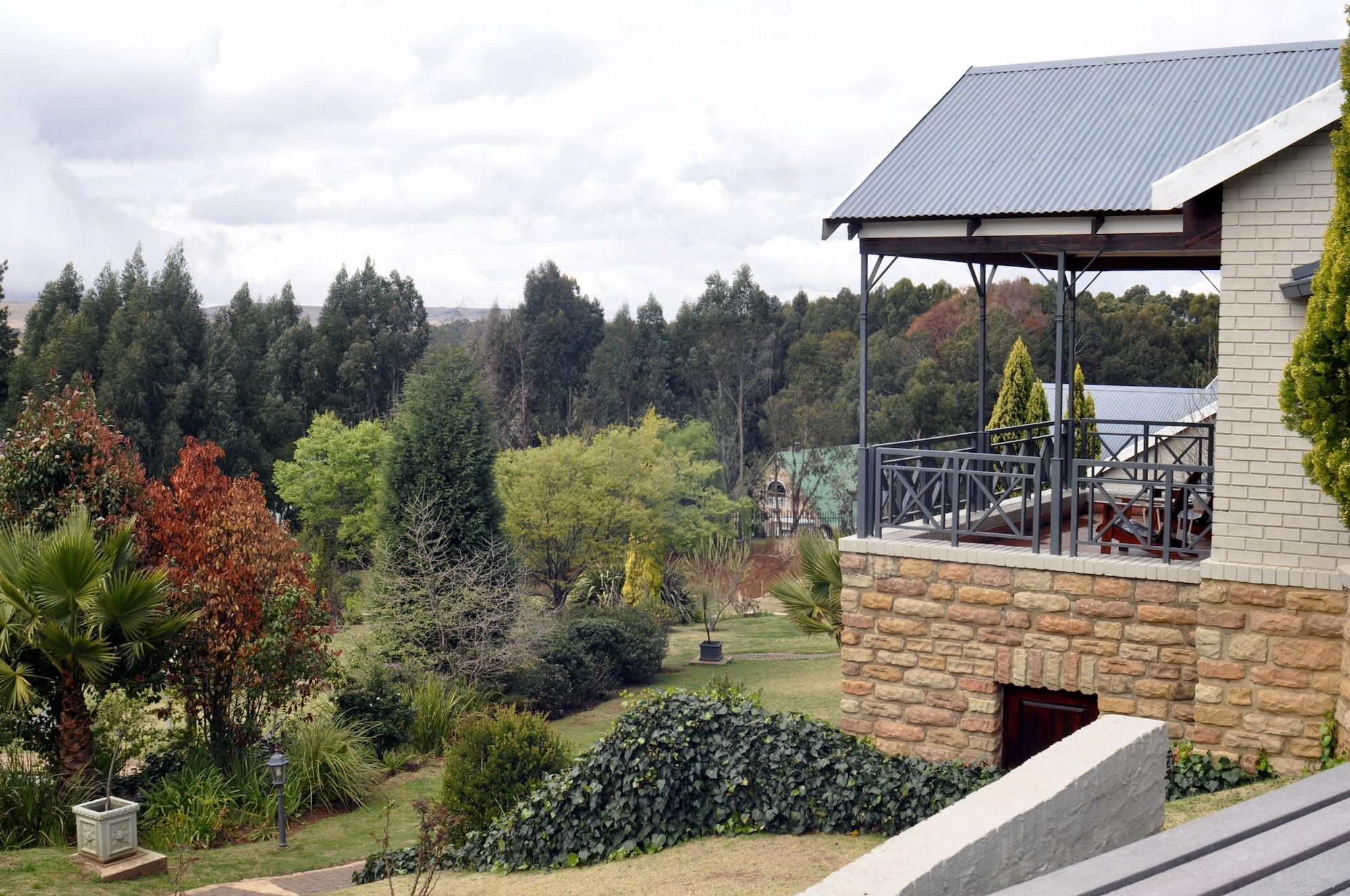 The Highlander Hotel Dullstroom Exterior photo