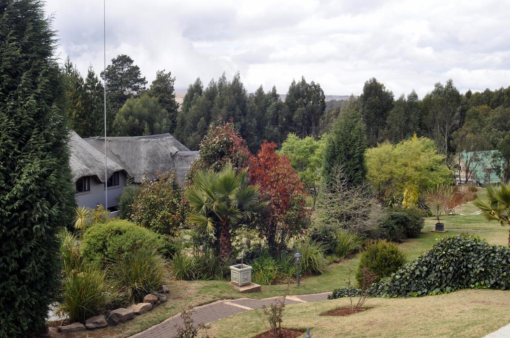 The Highlander Hotel Dullstroom Exterior photo