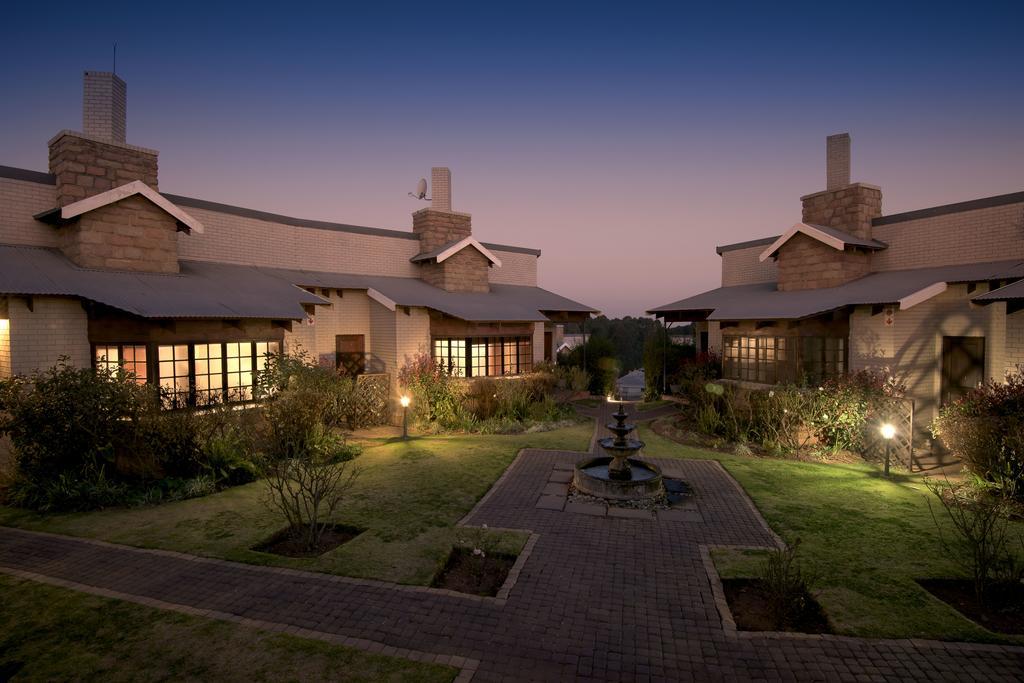 The Highlander Hotel Dullstroom Exterior photo